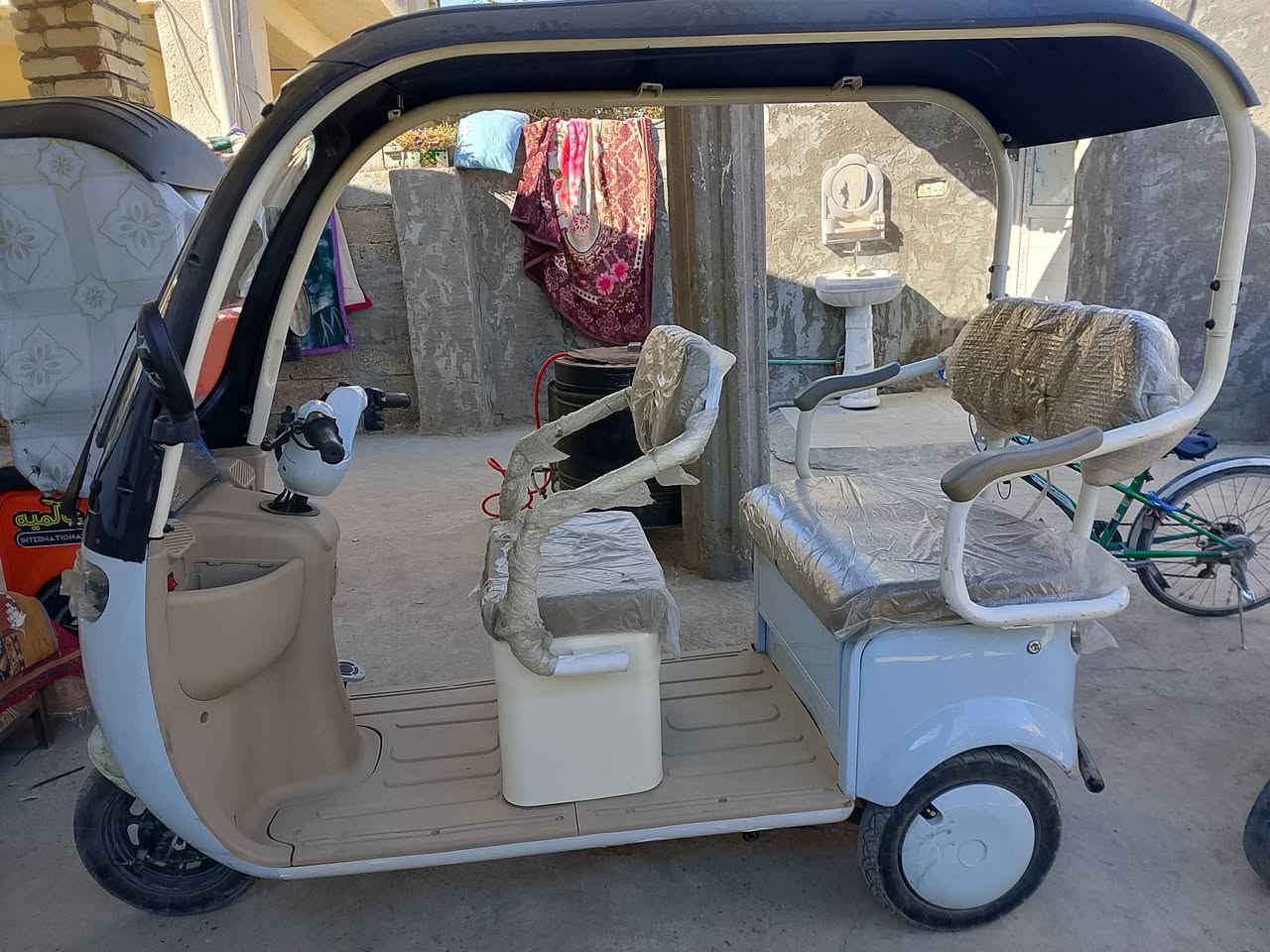 السلام عليكم مكلف بالنشر تكتك شحن للبيع موديل 2025 السعر مليون واربعمية وبيها مجال المكان الحلة نادر للاستفسار ***********
