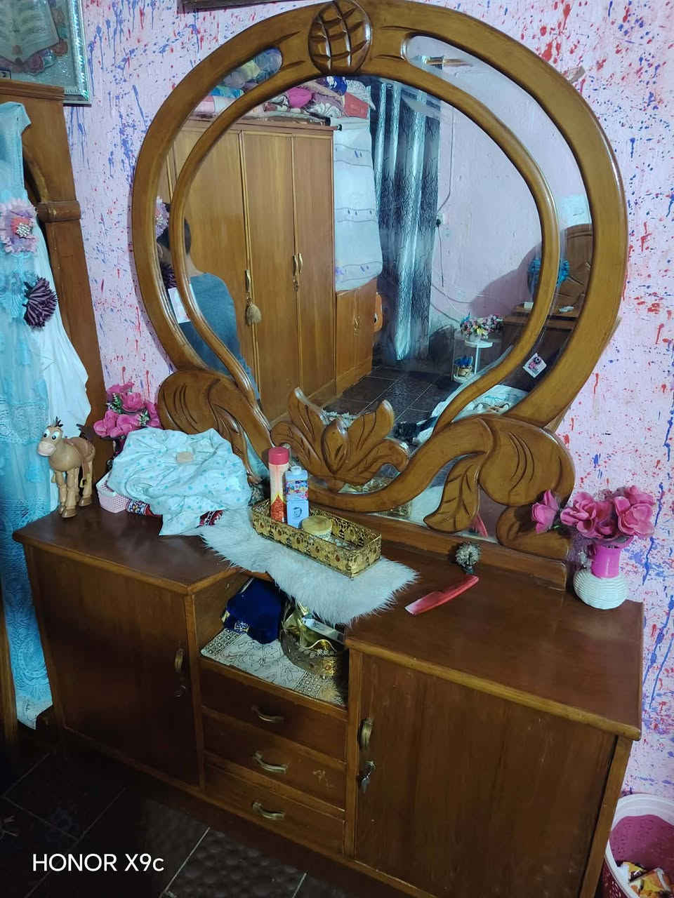 للبيع غرفة نضيفه
مابيها ضرر. سعر 315 
وبيها مجال شراي خاص. 
#كوت


**إذا كنت صاحب هذا الإعلان وتريد حذفه لأي سبب، رجاءا أرسل رسالة إلى الدعم الفني**