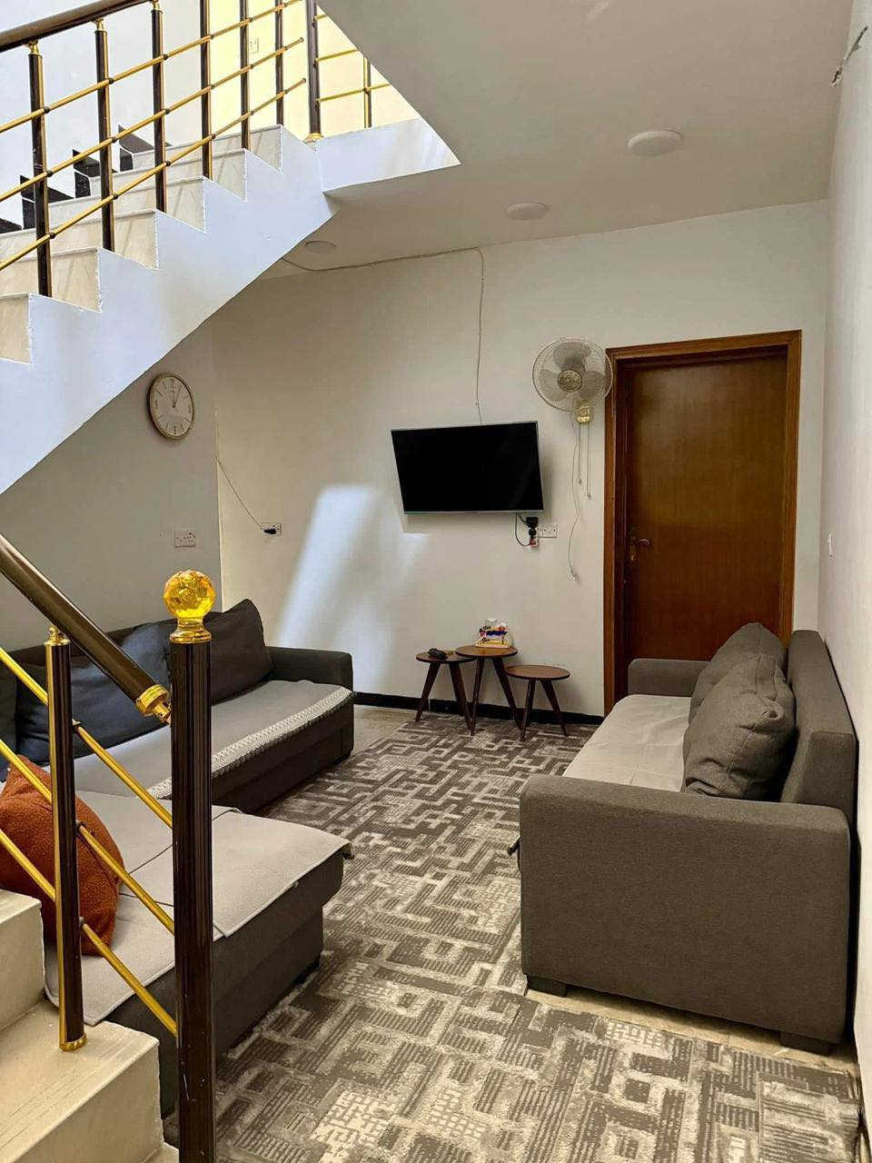 دار للبيع
العنوان | حي الجهاد ،  ديوان الضباط
المساحة | ١٣٠ م
الطابق الاول بي مدخلين ( صالة ، مطبخ +كاونتر تركي ايضاً ، هول داخلي ، غرفة نوم ، منورين ، حمام غربي ، حمام شرقي )
الطابق الثاني بي ٣ غرف وحمام، وحدة منهن ماستر (حمام + بالكونة )
البيت بي كراج يكفي سيارة
البيت بناء 2021
الواجهه 5.30
نزال 25
البيت طابو صرف ماكو عليه اي قروض او ديون او ورثة وخارطته حلوة ونفه
المنطقة هادئة وشوارعها مبلطة وبيها كل الخدمات والبيت قريب على الشارع العام
وهاي صور لبعض الغرف بالبوست
للاتصال على الرقم  : ***********
