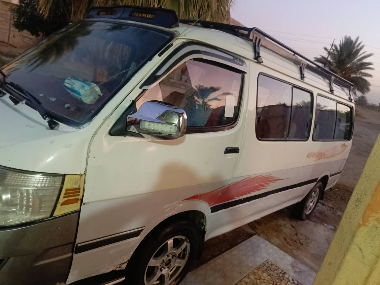 فتون 8محدثه 2011محرك ونجي مجول المرغوب حجمه 2000كير عادي كفاله عامه من صدر وكيرومحرك رقم بغداد عندي وكاله عامه الي حق احولك بيه رقم شاصي ممسوح لازم شعار سياره عليه نغابه 200وبس بيه ضربه خفيفه بجنطه سعرهه 65ورقه ***********
