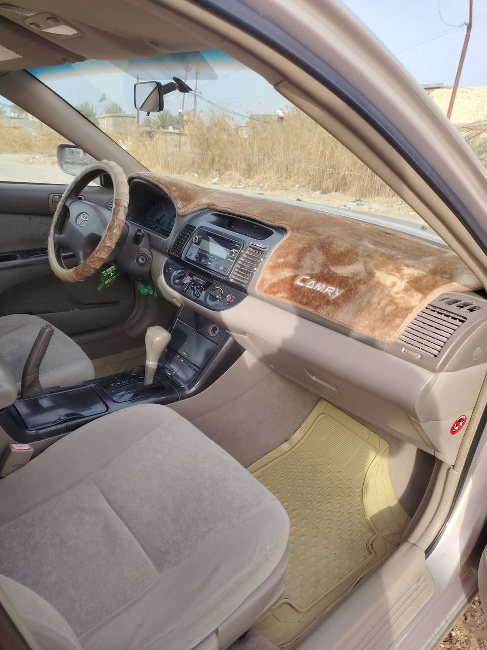 كامري خليجي‏
موديل 2006  
‏رقم انكليزي
‏للمعلومه الرقم جديد
‏السنويه مجدده للـ2031
‏المكينه 2400
السعر 90 ورقه و بيها مجال بسيط 
‏للأتصال الرقم بي واتساب : ***********
‏السيارة موجودة بالمحمودية 
‏
‏
