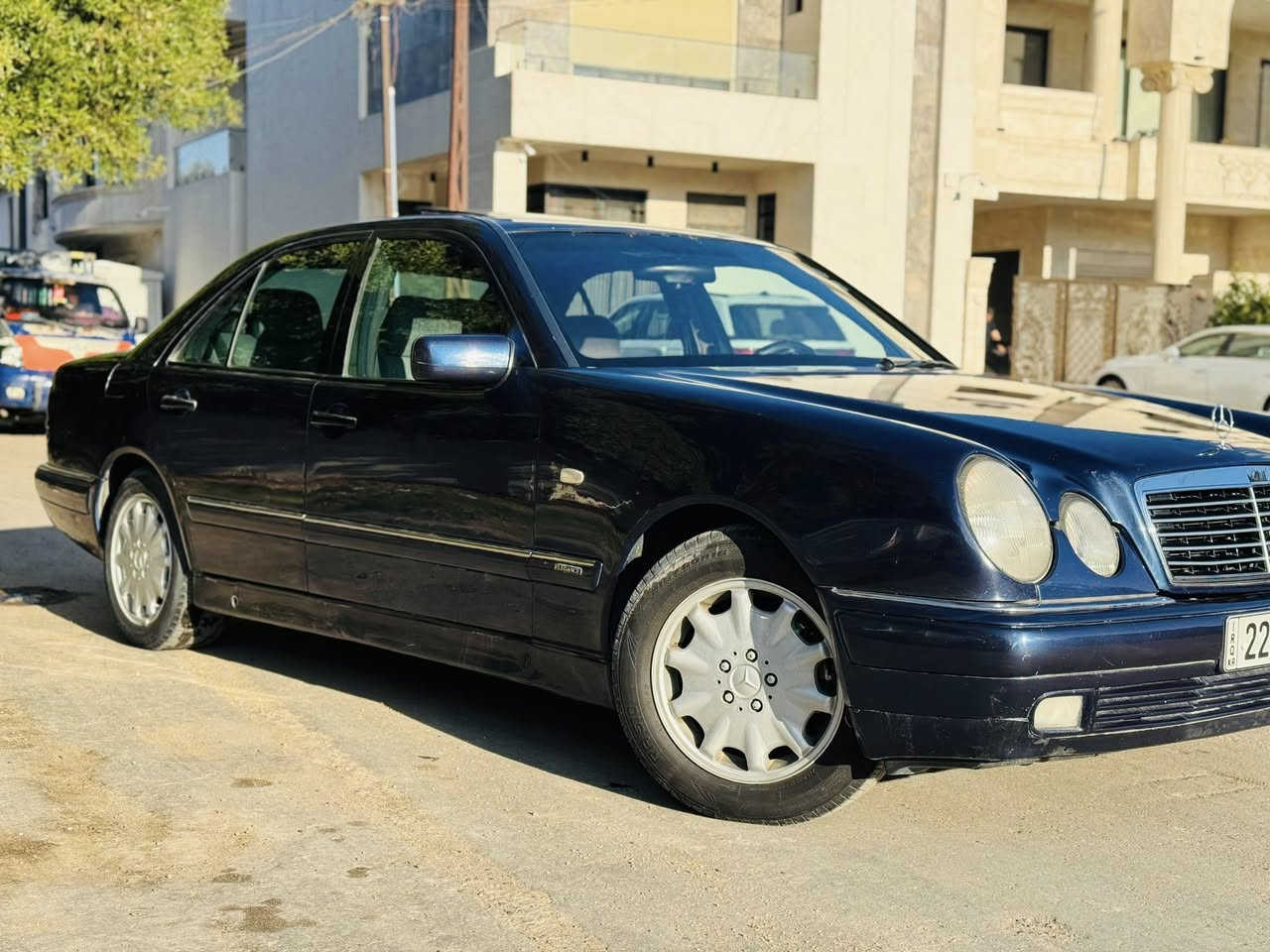 السلام عليكم ورحمة الله
للبيع مارسدس E320 موديل 1997
ELEGANCE 🔝
🔹 المحرك ممتاز
🔹 الصدر ممتاز
🔹 الكير ممتاز 
🔹 رقم إنكليزي أربيل باسمي هزة جديدة 
🔹 مصبوغة عام للجمالية بدون حادث 
🔹 السيارة جاهزة وما بيها أي نقص
🔹 إدامة كاملة من كل النواحي 
🔹 تبريد ثلج ❄️
🔹 الإطارات ممتازة
🔹 فول مواصفات الكشر فول الدواخل جديدة لك
🔹 تراي وين ميعجبك 
السعر 109 قابل للتفاوض شي بسيط جدا
السيارة جدا  جدا نظيفة 
📞 للتواصل: ***********
📱 متوفر واتس أب
📍 مكان السيارة: بغداد العطيفية
