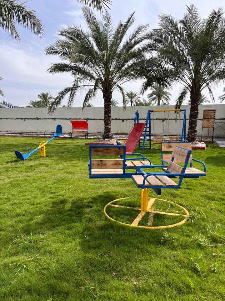 مزرعة الكوخ 🏠🌴
متاحه للأيجار اليومي للعوائل والشباب والمناسبات ..
اجواء هادئه ومساحه واسعه 🌴
مسبح +جلسات خارجية + العاب اطفال 
المكان ابو غريب 
اسعار
ايام عادية صباحي ومسائي 150
خميس وجمعة صباحي 150 ومسائي 250
للحجز والاستفسار ‭***********‬
