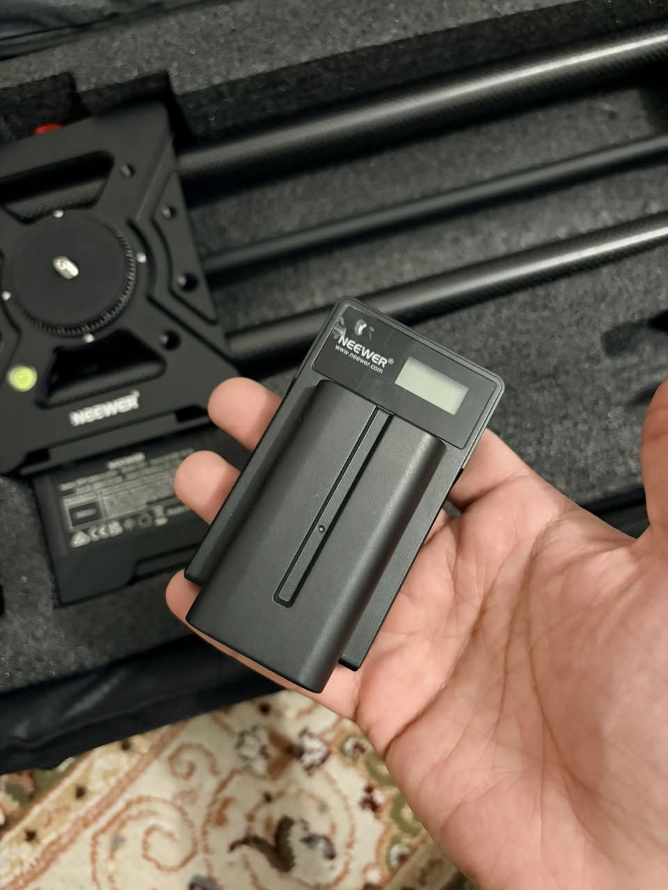 سلايدر شحن. كاربون. فايبر 
جديد استخدام مره فقط 
يدعم الواي فاي 
وتحكم بالموبايل 
للبيع السعر ١٥٠ 
مكان بغداد الشعب
***********
