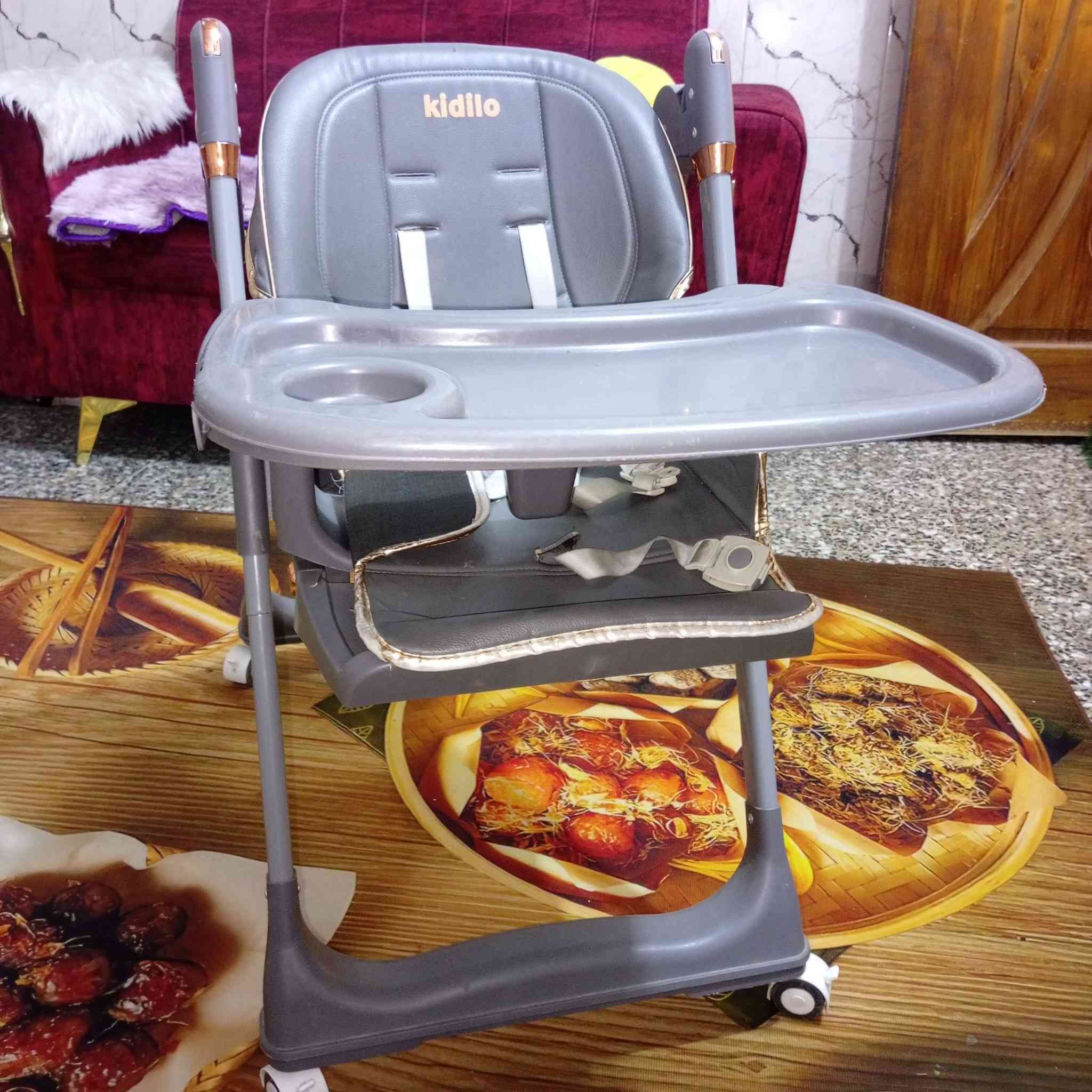 سلام عليكم اغراض اطفال كلش نظيفات مابيهن اي ضرر كلمن وسعره للتواصل ع رقم ***********
