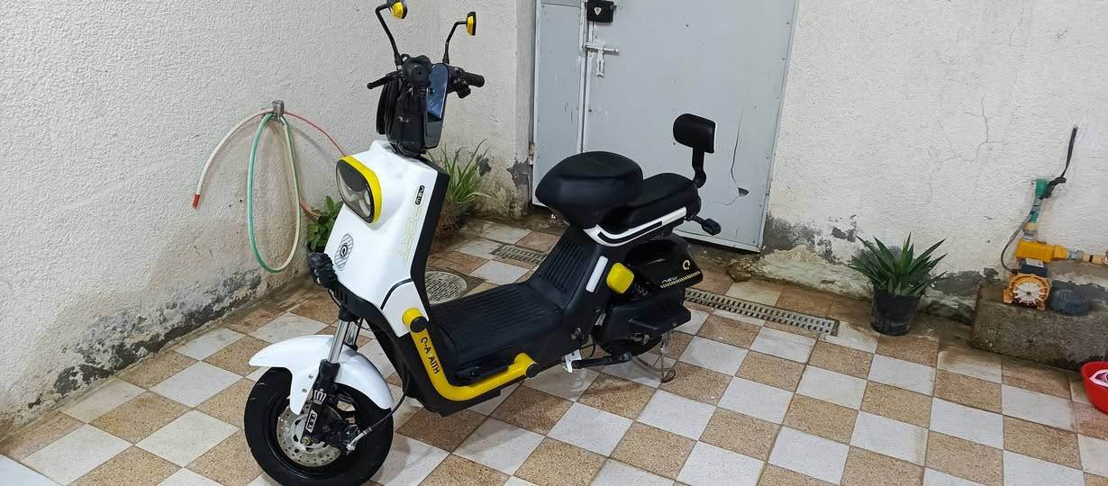 دراجه شحن شركه iBike موديل 2025 بلاد 
المواصفات 
1 اشاير ليد
2 كلوب امامي ليد + ليد نهاري
3 بك لايت ليد 
4 - (3سرع) سرعه 55
5 وضع p بارك
السعر 600الف وبيها مجال المكان واسط قضاء الحي للتواصل ***********
