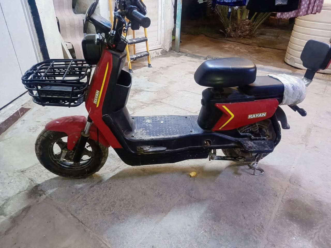 دراجه شحن ار اي ra  يعني ياباني اصلي مو صيني بطاريات  جدد قبل يكفن 3 يوم استخدام بيهه ملاحضات بسيطه مراوس ايفون او بيع سعر 280 الف سكني 5 ميل


**إذا كنت صاحب هذا الإعلان وتريد حذفه لأي سبب، رجاءا أرسل رسالة إلى الدعم الفني**