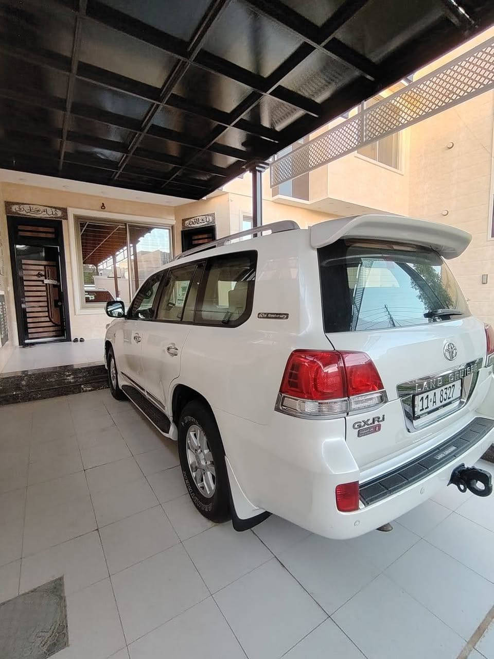 السلام عليكم للبيع لاندكروز موديل 2011 ستينية سيارة جديدة جدآ مكفوله عفاله عامه رقم بغداد بسمي ماشيه 225 السعر 350 وبيه مجال هاتف ***********
