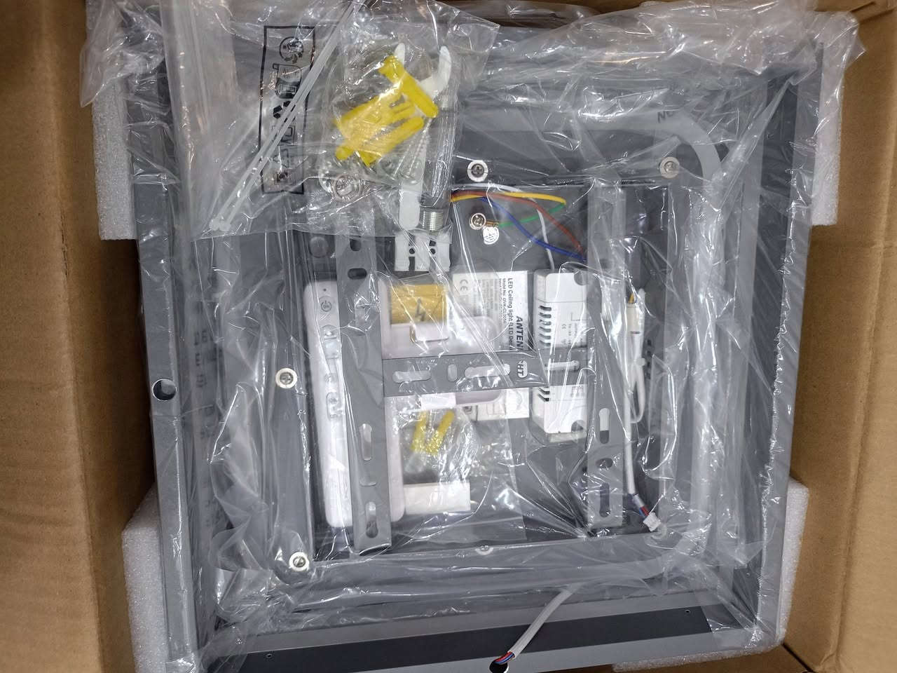 مودرن حديثه 🔥
براكت سقفي LED مودرن — جديد بالكارتون 3 قطع ✨
💡 تصميم مربعات حديث وفخم
💡 إنارة قوية وموفرة للطاقة
💡 ثقيل وجودة مو تجاري خفيف
💡 مناسب للصالات وغرف النوم
📦 جديد 100% مثل الصور
📍 التوصيل متوفر لجميع محافظات العراق 5 الاف فقط الاستفسار علخاص


**إذا كنت صاحب هذا الإعلان وتريد حذفه لأي سبب، رجاءا أرسل رسالة إلى الدعم الفني**