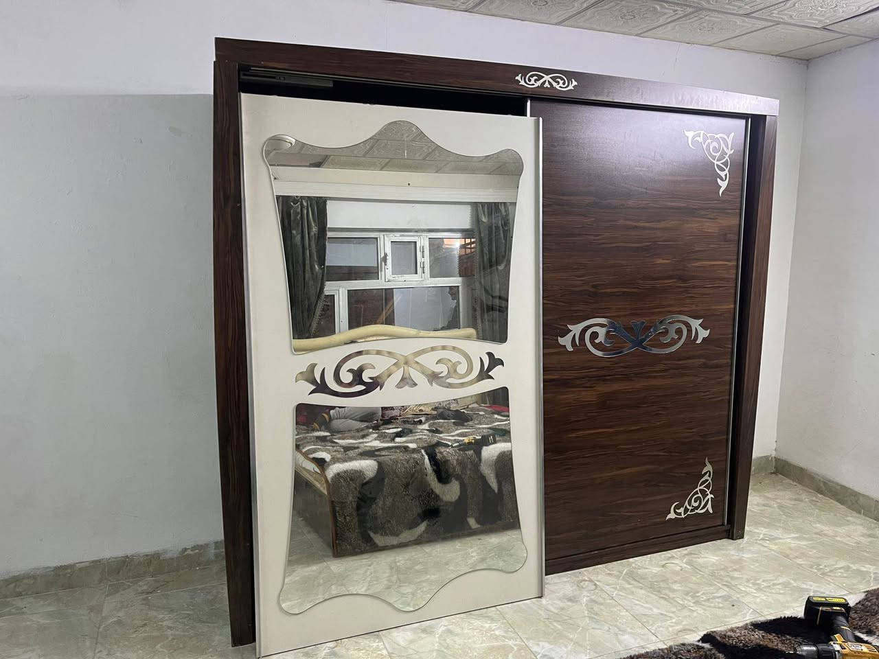 معرض سنان العاني) لبيع  اثاث منزلي  مستخدم وجديد
وتبديل 
(***********يوجد توصيل 
)(***********)/اومرسلتنا على الواتساب العنوان سليمانيه /كاني كورده قرب من ماركيت  شوگ
