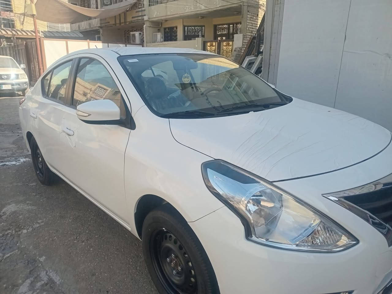 سلام عليكم سيارة نيسان مصري موديل ٢٠٢٥ ماشية ١٩ الف بحالة الوكالة مكفولة من صبغ والتبديل رقم اربيل الدولي سنوية باسمي 
المواصفات 
شاشة أصلية وكاميرا خلفية جام كهرباء عدد(٤) تبريد قطعتين  اشاير بالمري داخل بيجي ايرباك عدد(٢) تحكم ستيرن يدات نيكل حساس خلفي شباك نيكل سبايدر بلوجكترات اصلي محرك ١٥٠٠ مانع انزلاق ويل حجم (١٥) اوكس USB مدوشمة عام كشنات +كاعية+صندوق مكان سيارة بالاعظمية سعر ١٢٦ وبي مجال بسيط للإستفسار الاتصال ***********
