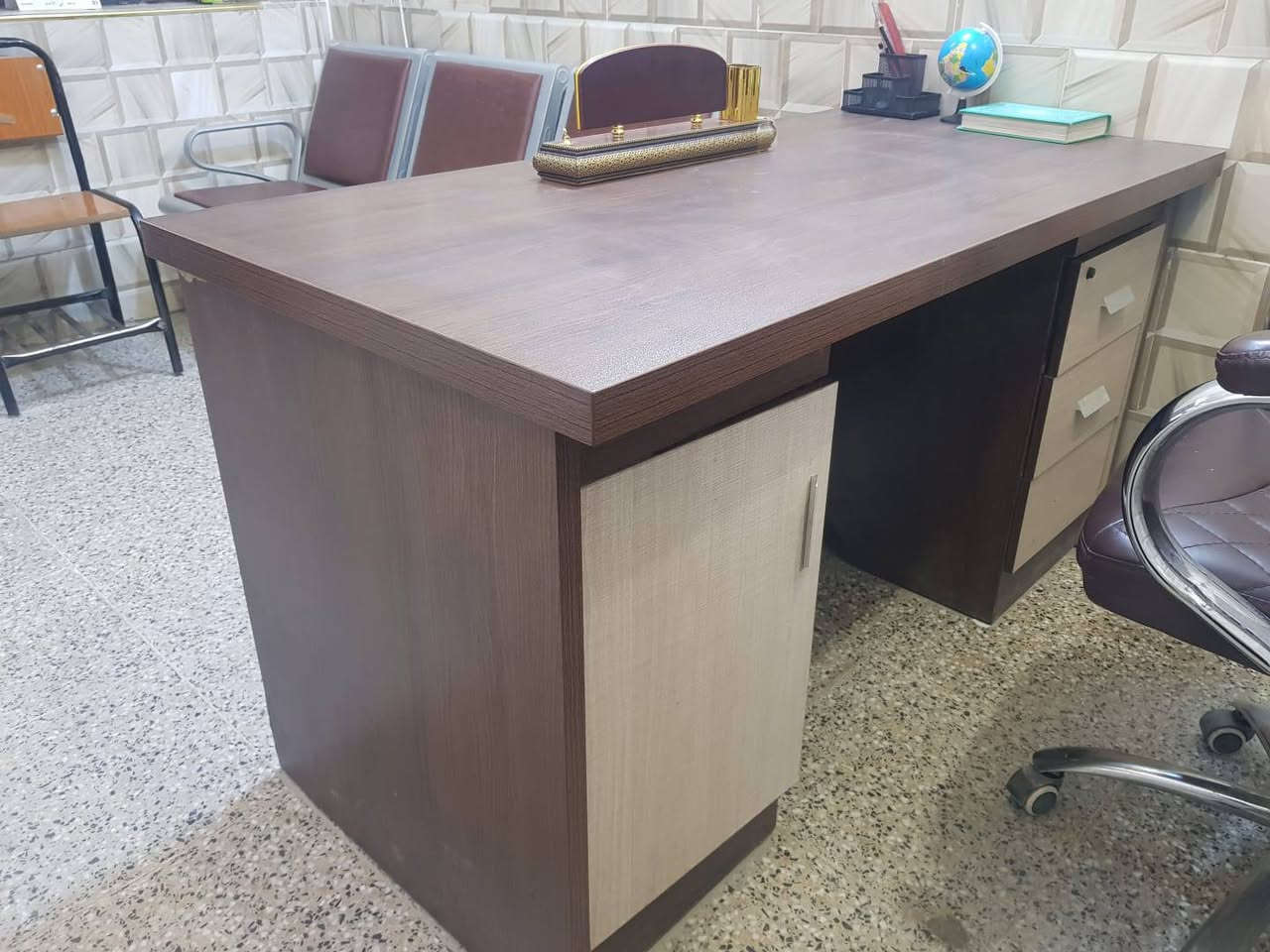 السلام عليكم
ميز ادارة للبيع السعر 150


**إذا كنت صاحب هذا الإعلان وتريد حذفه لأي سبب، رجاءا أرسل رسالة إلى الدعم الفني**