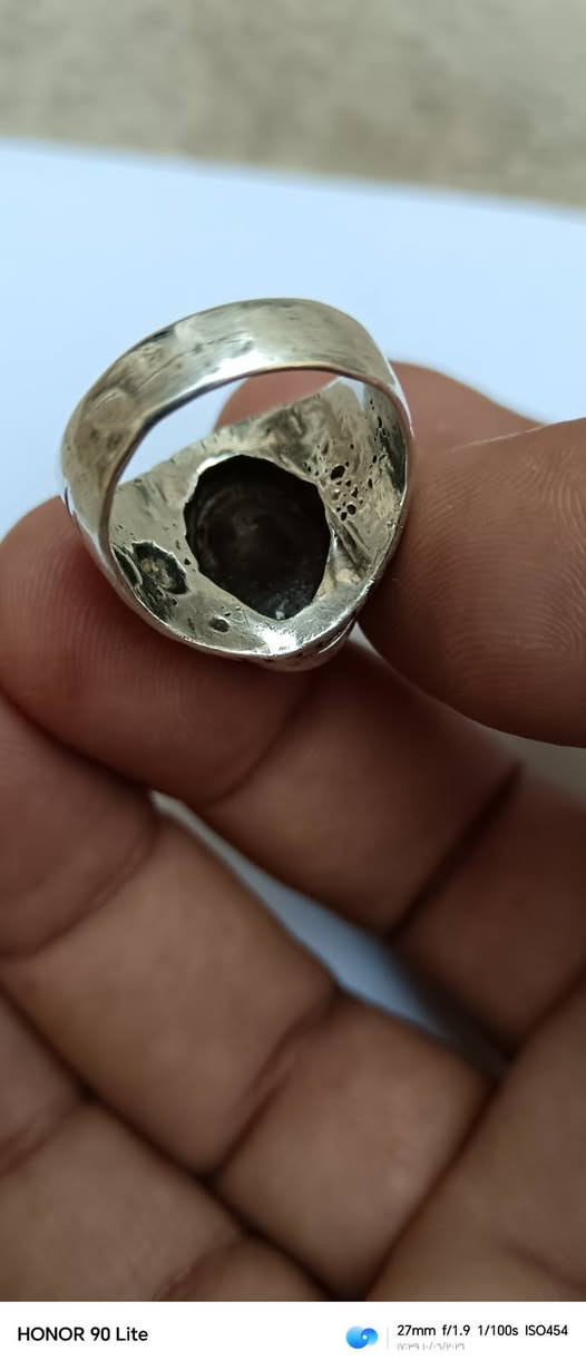 للبيع خاتم قديم الحجر منقوش


**إذا كنت صاحب هذا الإعلان وتريد حذفه لأي سبب، رجاءا أرسل رسالة إلى الدعم الفني**
