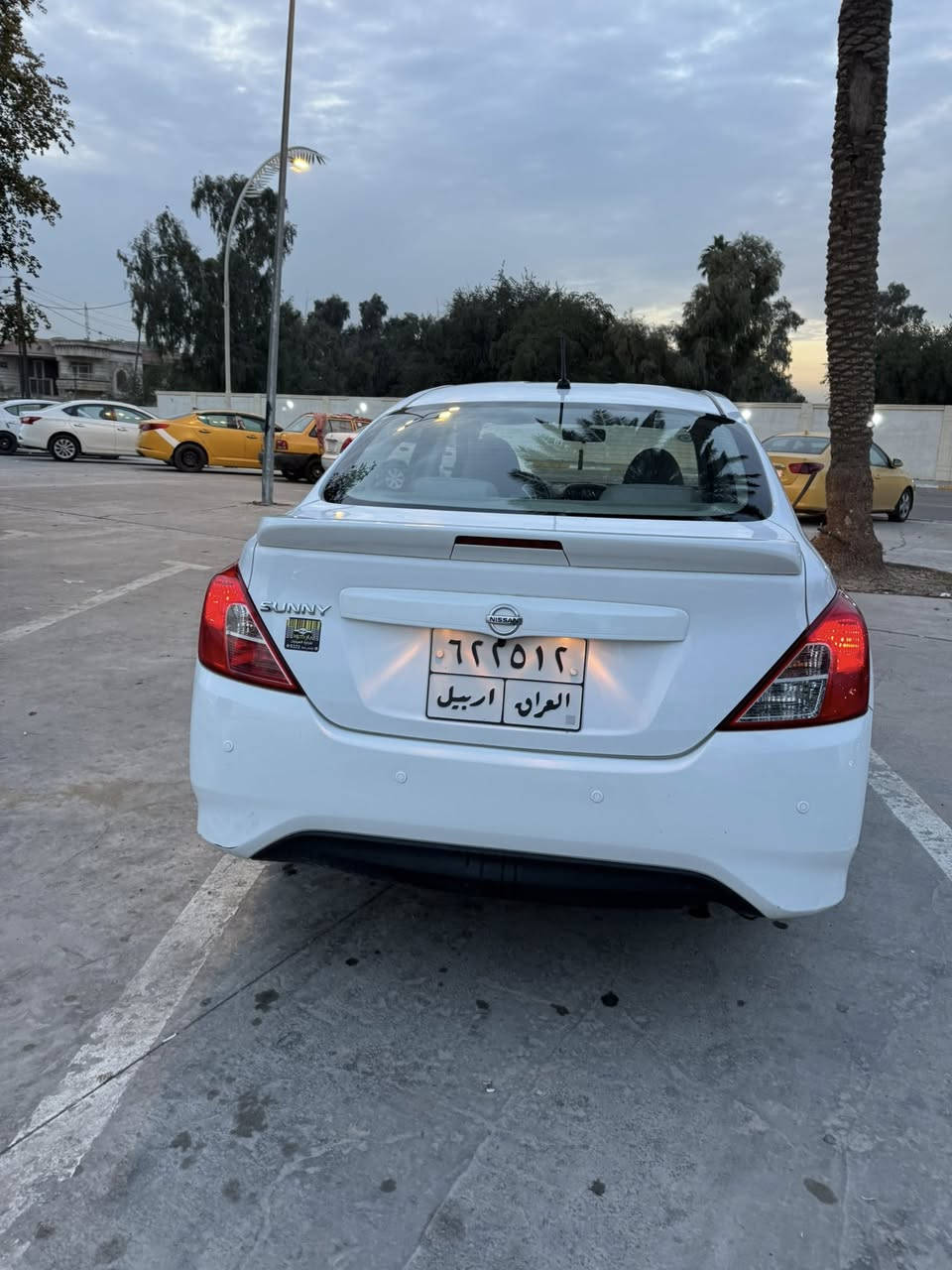 نسيان صني للبيع
صني هندي 
موديل 2020
رقم اربيل سياره شركه ( خليجي)
تحكم ستيرن
شاشه
سياره نظيفه ومكفوله وكاعده بيه بس صبغ جاملغ امامي عكس السائق
ماشيه 80 km
مكان سياره كاظميه او قرب جسر الدوار

للتواصل

***********
