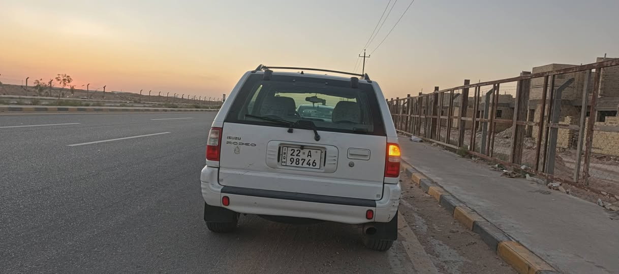 سلام عليكم ازوزه للبيع فول مواصفات 6سلندر منضومه غاز تبريد شغال غرفته جديده حداديه مكينه مكفولات كهربائياته كله تمام السياره نضيفه وحلوه مكاني السعر 58 وبيه مجال حك الجيه  نجف الاشرف،***********

