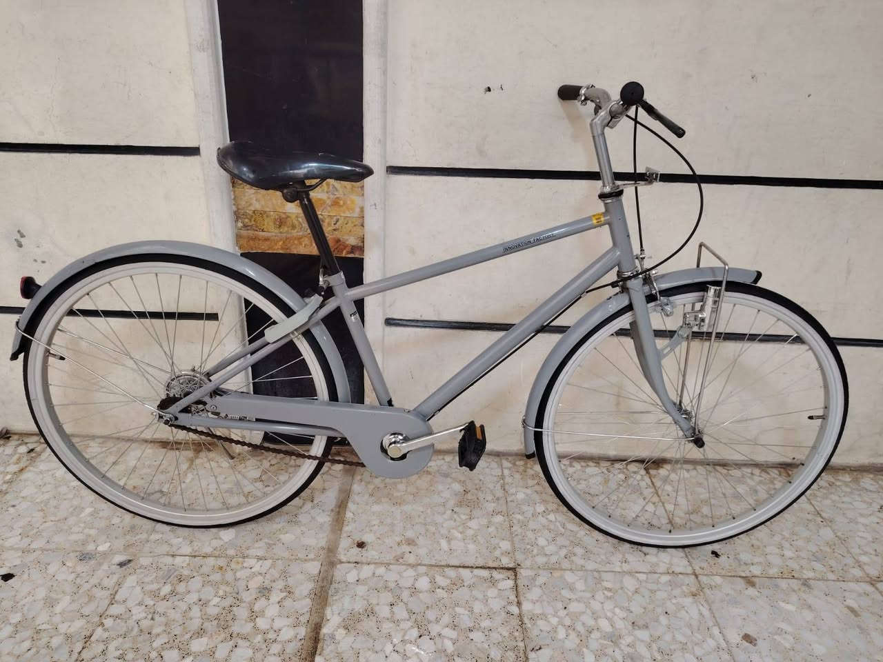 السلام عليكم ورحمة الله وبركاته
بيسكل موديل بناتي حجم ٢٦
باله ياباني النضافه فول
وضع حاويه سوبر a
غير مستخدم داخل العراق
موديل حديث ٢٠٢١ زيرو مامشي
السعر ( 90 الف) ثابت
نمره وحده بطيخه شيمانو
بيسكل مختم لون ميمز فيلي
العنوان بغداد منطقة الحبيبيه
هاتف ***********
الاستفسار واتساب
