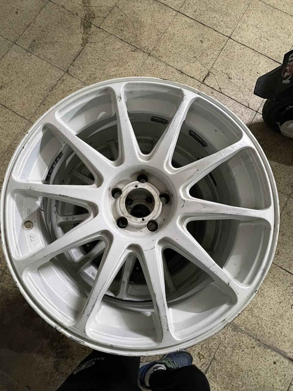 سلام عليكم عندي ويل ssr رياضي ثكيل حجم 18 5x100 ياباني 
نطيف بس واحد بيهم بي عوجه خفيف كلش مأثر ابد 
ويل مل وارد امريكا جاي 
سعره 400 بي مجال له شراي 
مكاني بغداد 
***********
