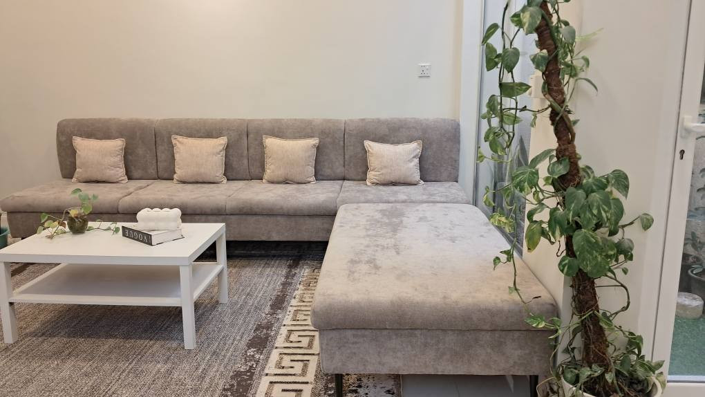 كورنر جديد ما مستخدم فصلته وماصار على مكان شغل كلة خشب ثقيل وقماش خاولي بالواقع يخبل الصور ضالمته قياس 3 في 2.40
ويتحول الكورنر الى اليمين واليسار عادي براحتك مكاني الجزيرة السعر 750 واقل من فلوسه بهواي وهم بي مجال للمشتري شرط ماينشال من ثكل الخشب
*********** البصرة, العراق
