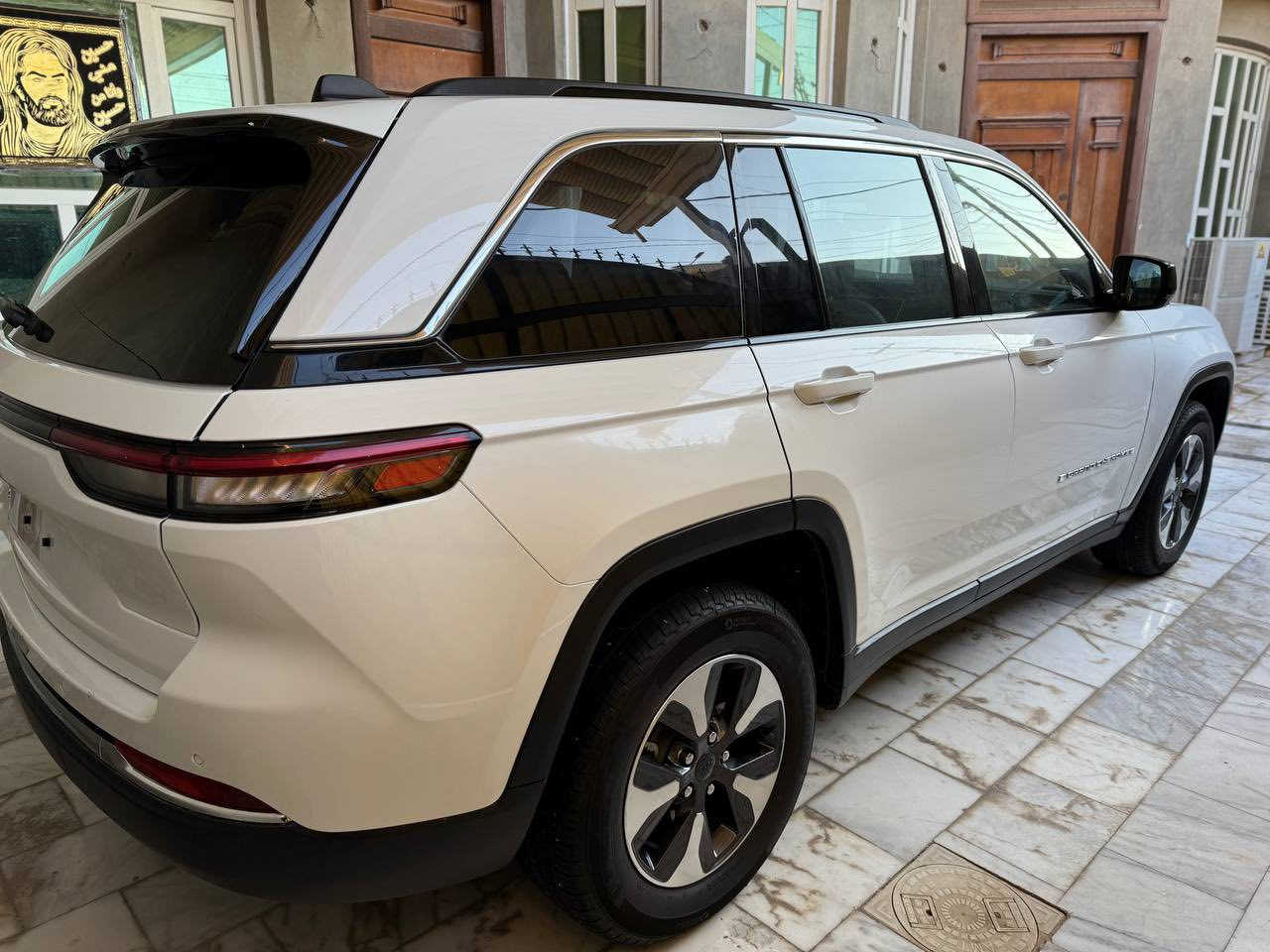 سلام عليكم
جيب هايبرد فول موديل 2022 رقم بغداد بسمي
تبديل جاملغ وبنيد نفس اللون حاليا السياره بدون صبغ حته الدعاميه مامصبوغه
بدون دواخل وبدون شاصي
فول مواصفات 
بنوراما 
ثلاث شاشات
صندوق كهرباء
رادارات جانبيه واماميه ونقطه عمياء
ستتم صوت 
كشنات خزن ممريي
خمسه راكب
حادث السياره جاملغ وبنيد
ماشيه 47 الف ميل
رقم بغداد
مكينه 2000توربو
مكان السياره بابل القاسم
للاتصال ***********
السعر 275
