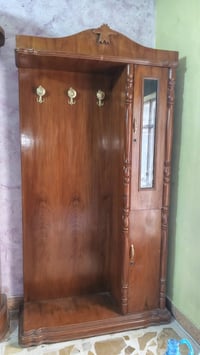 غرفة نوم للبيع والسعر ٥٠٠ الف للتواصل 07739396488