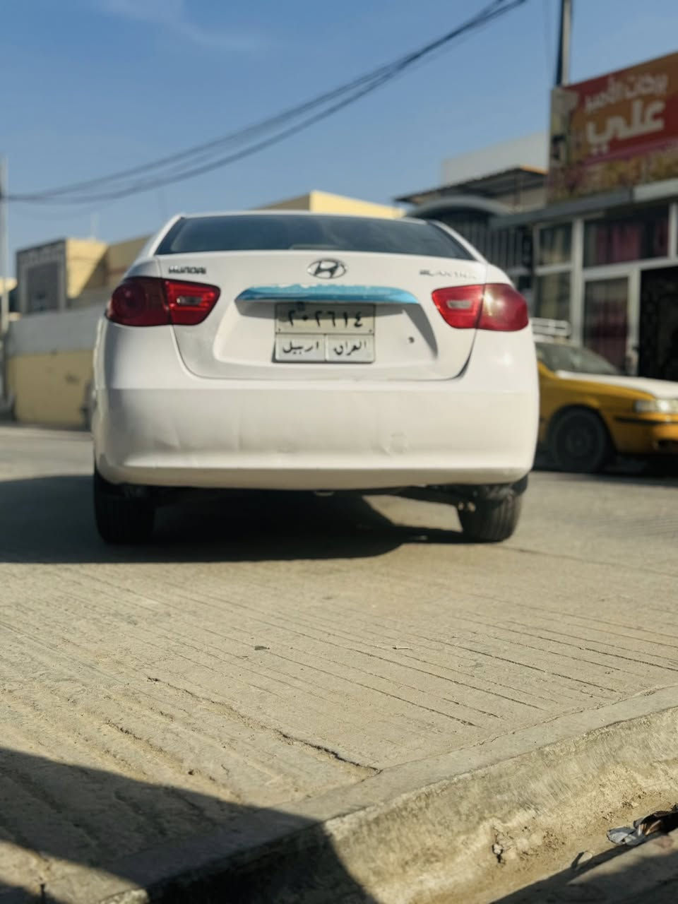 هونداي النترا 2011 خليجي لون ابيض (ثلجي)رقم اربيل دولي سياره خير من الله حيل حلوه واحلى من الصور…مواصفات نص فول 
محرك1600 شرط 
كير اوتو 
4 جام كهرباء 
بلاجكتور شركة 
يدات بيض 
قفل كير 
كير محرك صدر تخم تاير جدد جاهزة مجهزة بدون كل نقص…
سياره مكفولة من التبديل بيها جاملغ امامي ودحجات بسيطة بدون دواخل والباقي كفالة…
السعر 115 وبيها مجال للشراي…
مكاني النجف 
للاستفسار ***********
