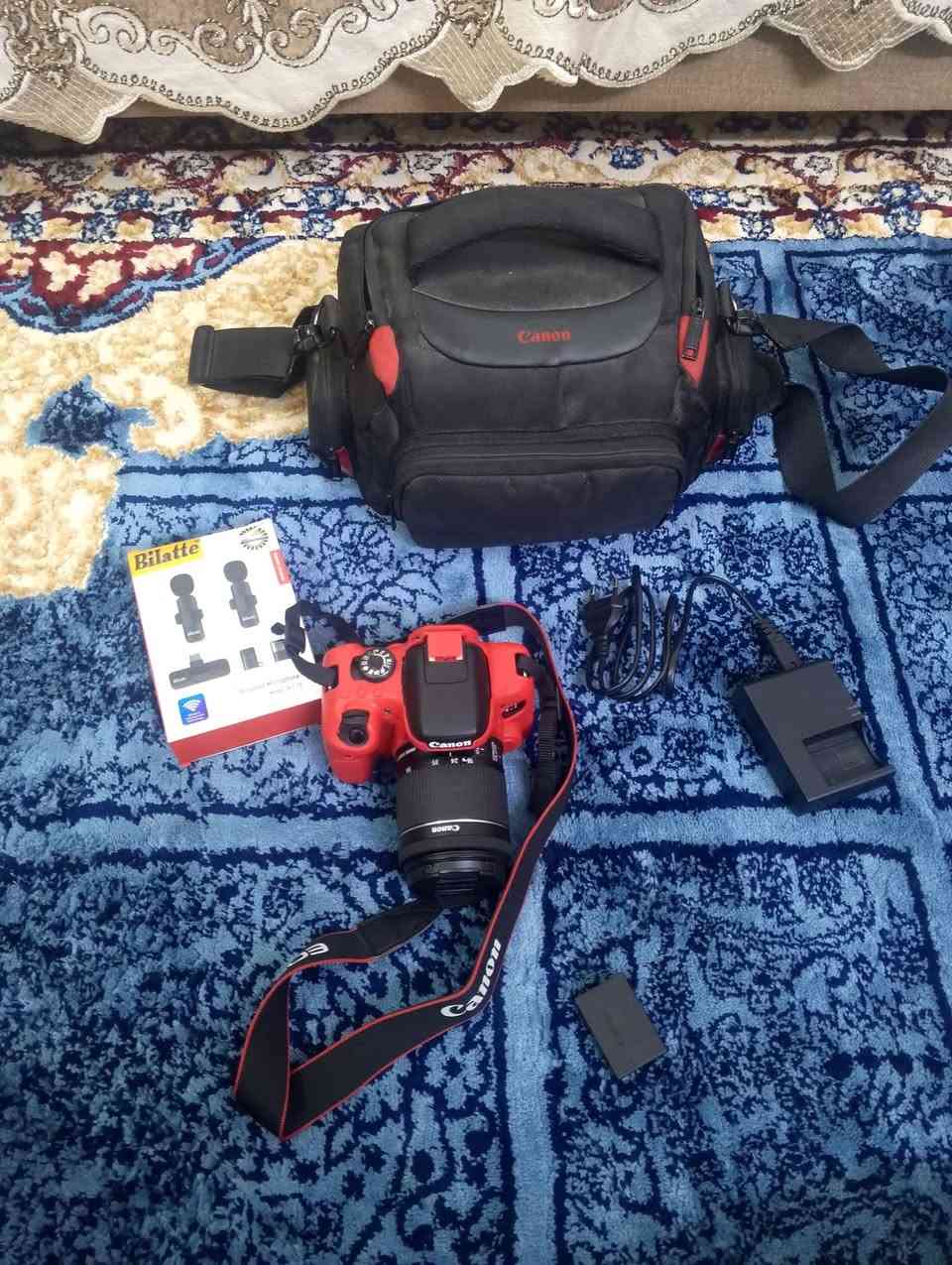 للبيع كانون 750D  استعمال شخصي بل كارتونة 
تصوير فديو 4k
تعديل داخلي 
شاشة لمس قلاب +بطارية وشاحنة وحزام كتف وجنطة للتواصل ***********
