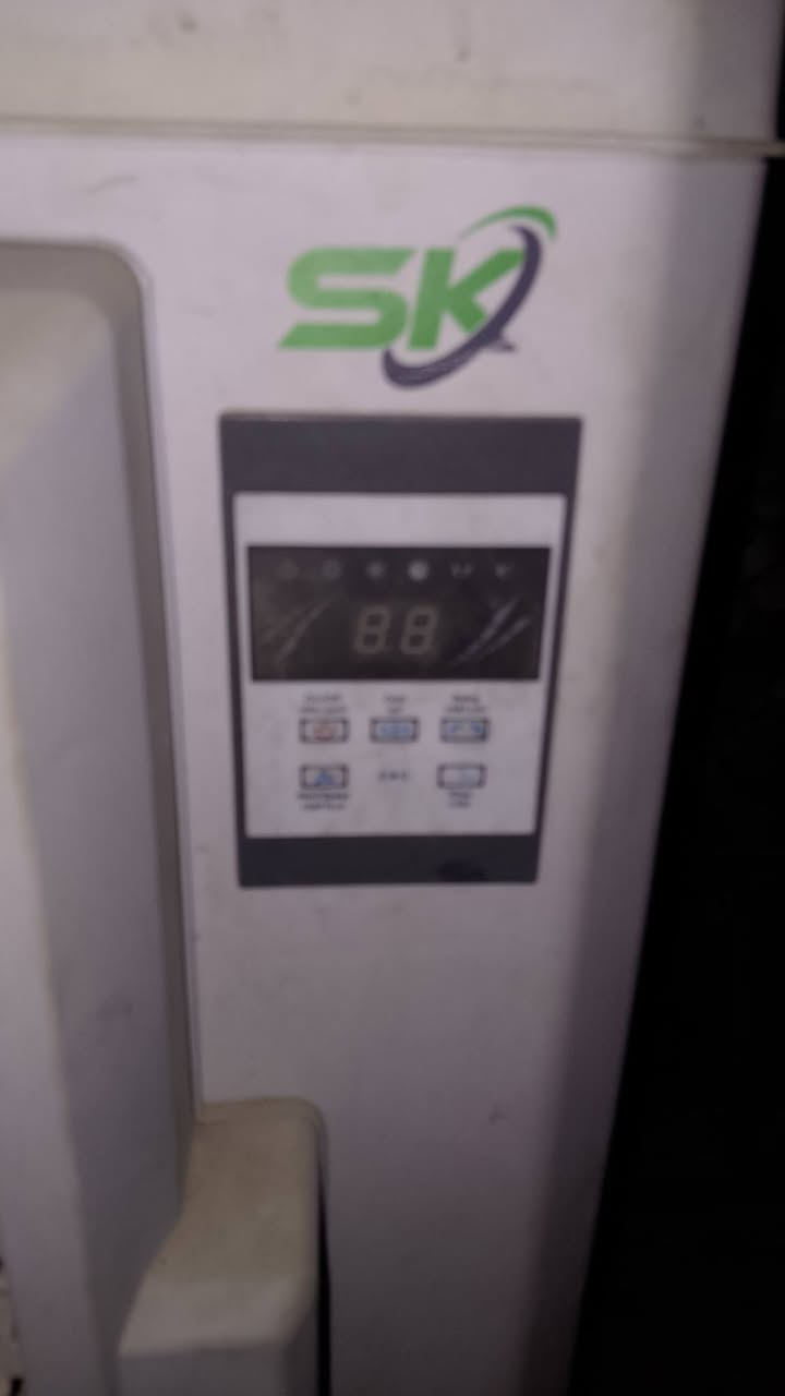 مبردات العدد 9  سعر... 1 ....200 ستخدام قليل
العنوان طريق نجف كربلاء عمود 826
***********

