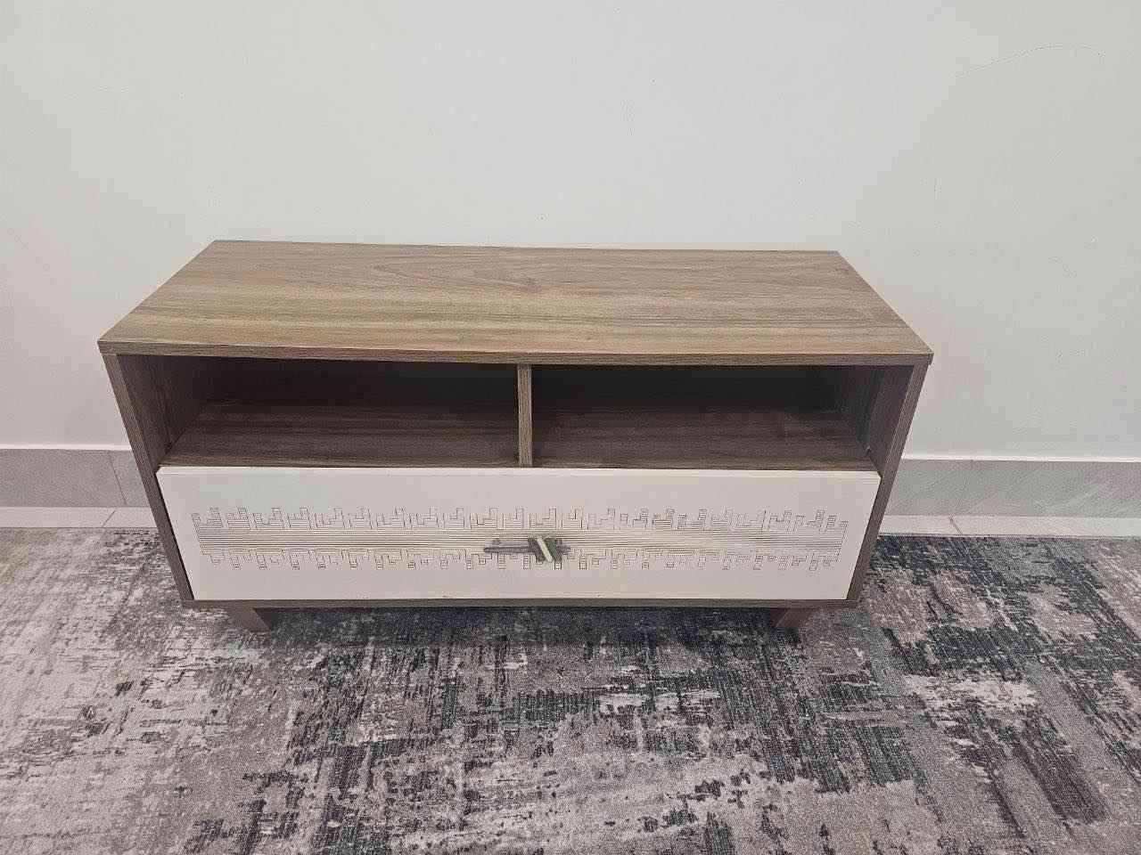 غرفة نوم نفرين مستعملة للبيع تتكون من ٥ قطع
الغرفة تحتاج صيانة لان خمس مرات انقلت 
الغرفة بدون تخت سرير موضح بالصور فقط الاطار 
سعر الغرفة 350 الف قفل بدون معاملة 
الشراي يجي هو يفتح الغرفة وياخذها ماعندي توصيل
العنوان
اربيل / تقاطع الاسكان شارع ٦٠ / خلف جامع قادر بله
رجاءا" اذا ما تشتري اعبر المنشور أربيل, العراق


**إذا كنت صاحب هذا الإعلان وتريد حذفه لأي سبب، رجاءا أرسل رسالة إلى الدعم الفني**