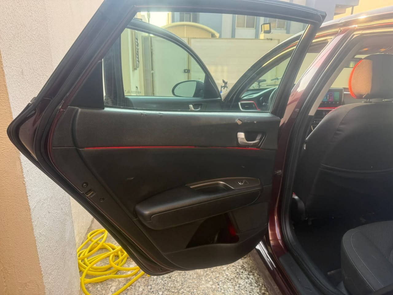 كيا اوبتما موديل 2019 شكل 2020 
محرك 2400 حساسات جانبيه 
حساسات خلفيه اماره محيطيه وشاشه أندرويد ولايتات زنون عالي وناصي ولد متحرك تبريد تدفئة ضربته خفيفه 
فقط البنيد يرادله صبغ ماشيه 69000 ميل 
مكاني بغداد مجمع نجمة بغداد 
سعر 14 الف وبيه مجال 
للاستفسار الاتصال على الرقم ***********
وان شاء الله ما اقصر
