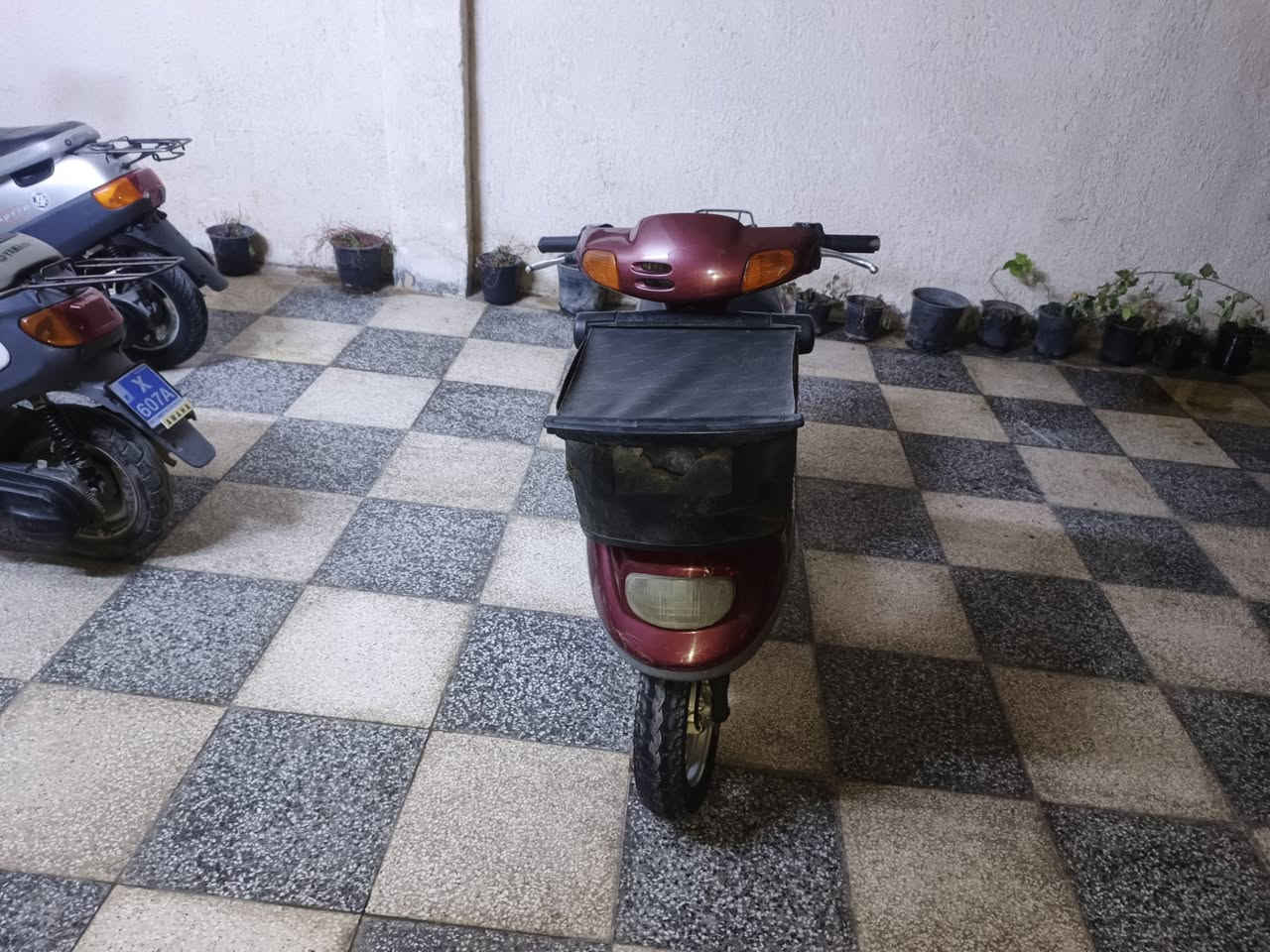 سلام عليكم اخوان عندي دراجه مغولي للبيع نضيفه ما مفتوحه بس مكينته بيه ضعف دراجه شغاله اي نقص ما بيه بس ضعف بل مكينه حلوه دراجه كهربائيات كله شغاله سلف لايت الهورن اشاير كله شغاله سعر ٣٣٠الف او بيه مجال اي شغص يريد يتواصل وياي اما عل صفحه او على رقم*********** بل خدمة
