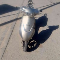 دراجه ساسوكي جنطه نضيفه خير من الله نكره بس الباتري ضعيف السعر 400 وبي...