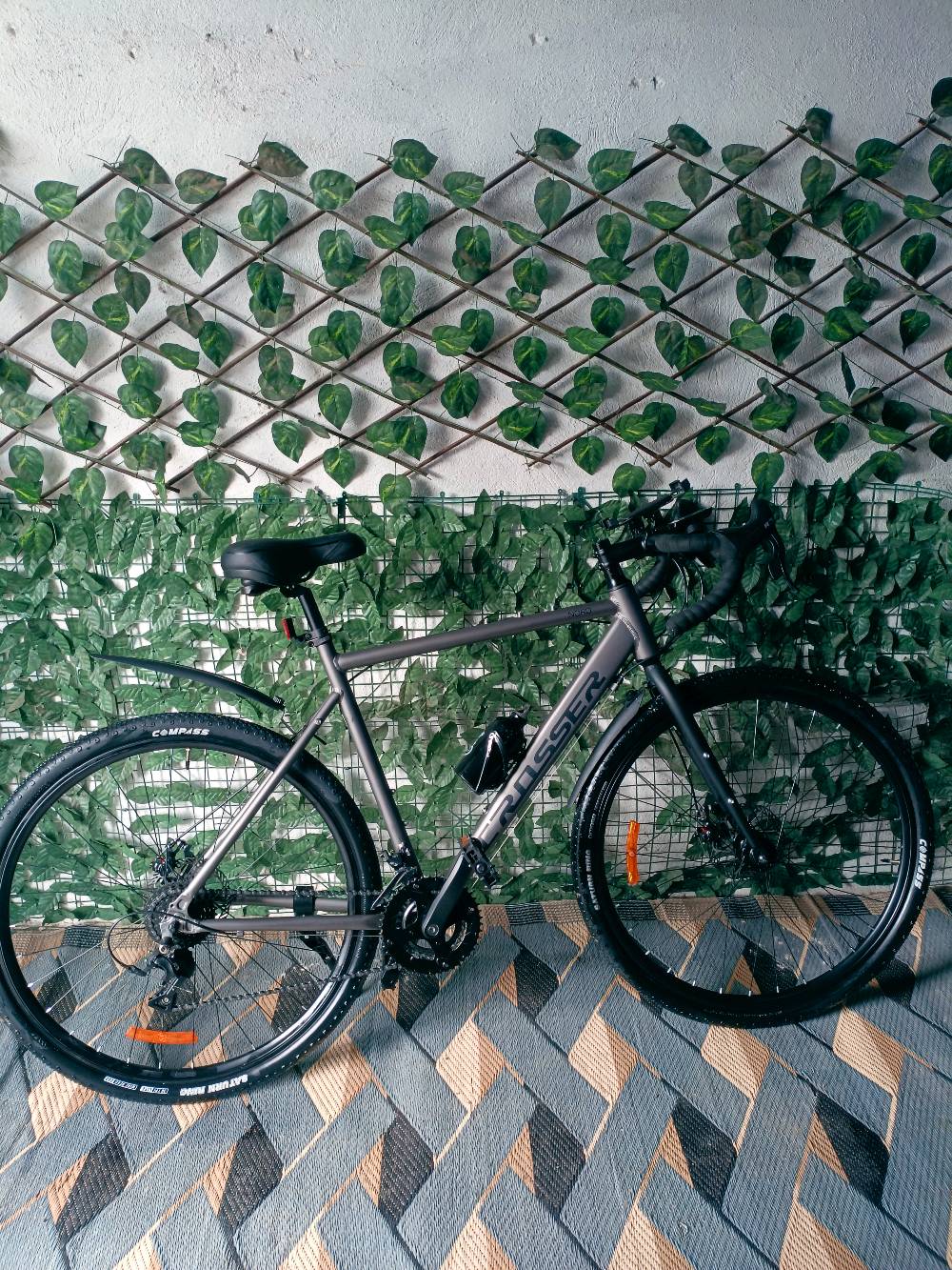 بغداد 
بايسكل ترحال ماركة بلغارية

دراجة السفر والمسافات الطويله

تمتاز بالقوة والسرعة

المنيوم

حجم 28

بريكات دسك

تاير عريض حجم 700×42

عدد السرعات 8×2

سستم السرعات نوع l-twoo

السعر راسني على الخاص

مكاني بغداد الشعله 

 +جاملغات + قاعدت مطاريه +مطاريه +لايت+كسارات فقط