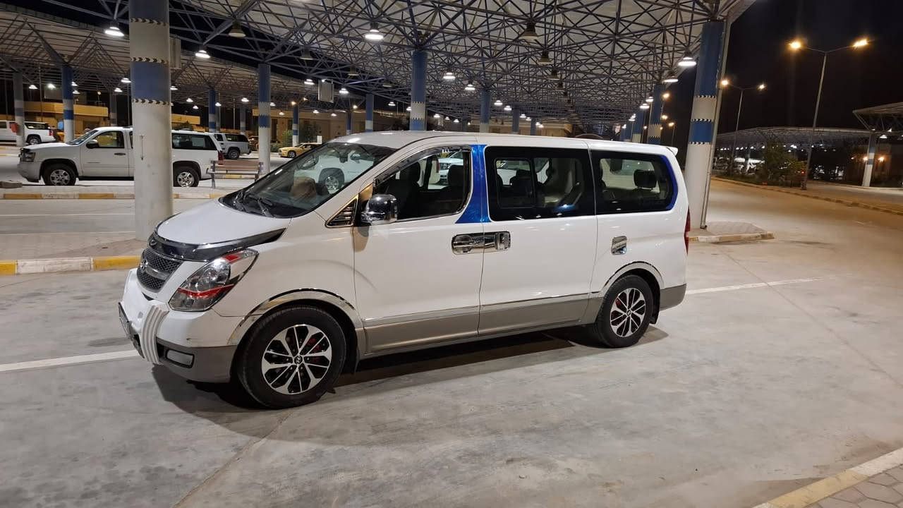 سلام عليكم ستاركس للبيع 2014
مفتوح ومحور مسكر رقم بصرة نكليزي 
سنويه ال2029 السعر 168 وبيه مجال 
مكان سياره ناصريه مركز 
***********
