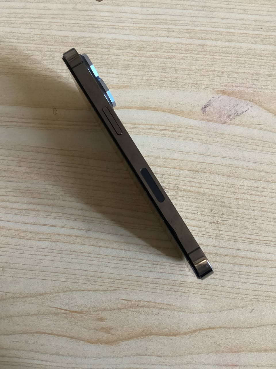 آيفون 13برو ذاكره 128 بطاريه 82 جهاز نضافه 95% الجهاز مبدل شاشه والشاشه مكسوره فقط ***********
