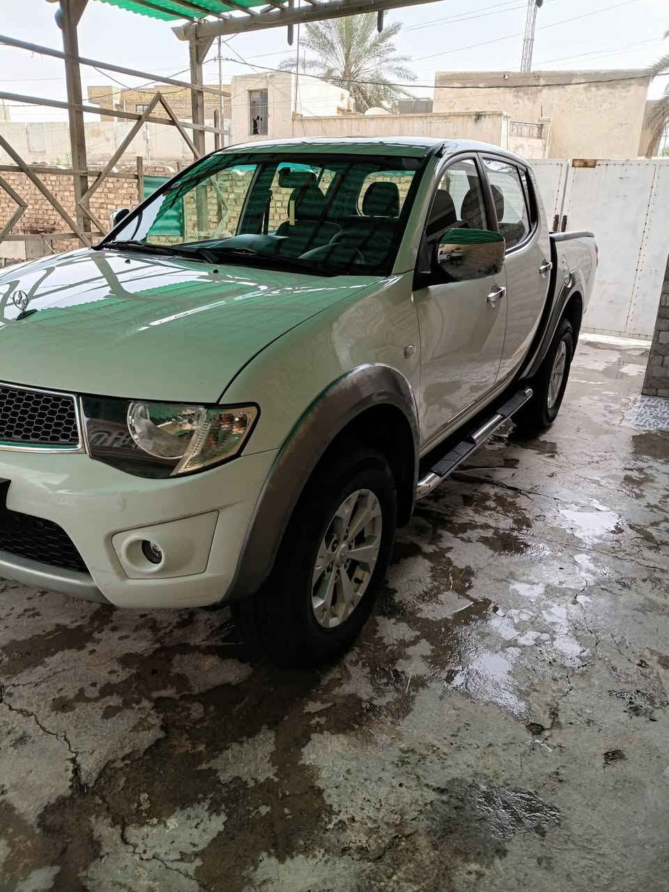 للبيع ميتسوبيشي 2015 اؤتوماتيك فور ويل بانزين محرك 6 سلندر 3500 رقم بغداد بأسمي تحويل مباشر ماشيه (95) بعدها على وضع الشركه مكفوله كفاله عامه للاستفسار *********** مكاني واسط
