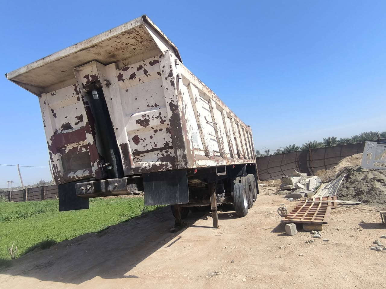 سلام عليكم عربانه ابو علم موديل 2007 اي استفسار عله الرقم ***********
