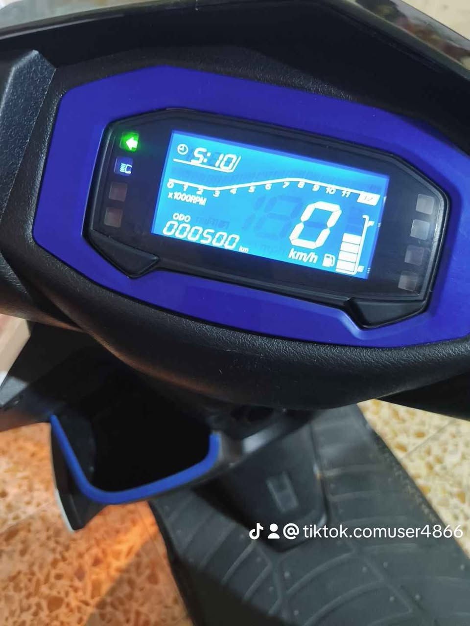 سكنس رياضي محرك zr امتياز ياباني محرك ١٥٠ دراجه زيرو كفاله عامه وضع الشركه دشبول كتروني سرعه نهضة رزانه سعر ٧٠٠ كربلاء, العراق


**إذا كنت صاحب هذا الإعلان وتريد حذفه لأي سبب، رجاءا أرسل رسالة إلى الدعم الفني**