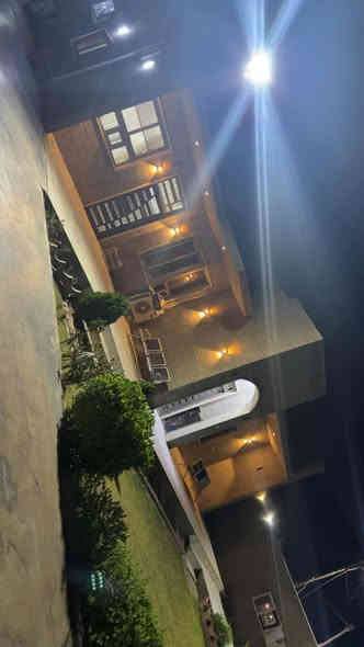 📜 طابو زراعي – موقع راقٍ وشارع حيوي
📏 المساحة الكلية: 1000 م²
🏠 مساحة البناء: 336 م²

✨ مواصفات البيت:

3 غرف نوم

هول واسع

ديوانية 5×8

مطبخ حديث تركي بطول 7 أمتار

سقوف سحب لكافة البيت

صحيات داخلية وخارجية

منظومة كاميرات مراقبة

بردات

البيت كامل وجاهز للسكن ويباع مع الأثاث

🔹 موقع ركن على الشارع مباشرة
🔹 البيت مناسب للسكن الراقي أو الاستثمار

📞 للاستفسار:
*********** 
📍 مكتب المتميزين
