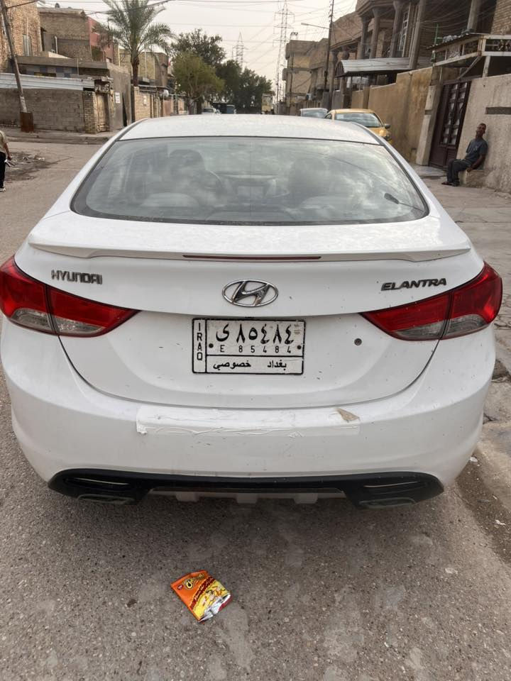 النترا 13 خليجي بيها باب خلف السائق صبغ وبيها باردات وتكحيلات ماشيه 220 مكينه 1600 دوش مكان السياره مدينه الصدر رقم الهاتف ***********
