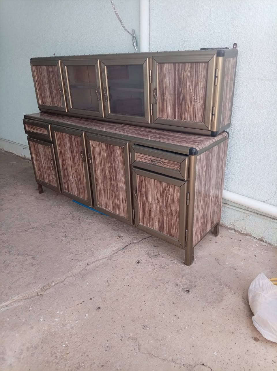 كاونتر قطعتين السعر (١٥٠) الفلوجه /حي المعلمين الثانيه /***********
