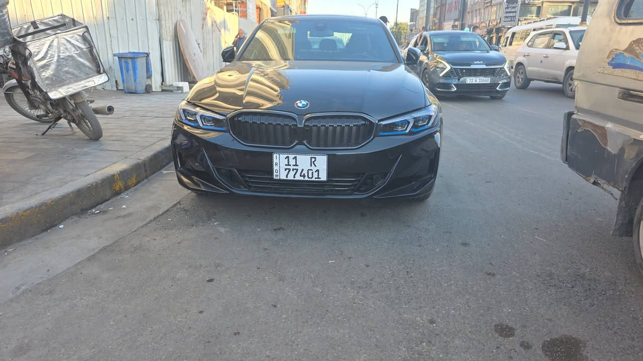 BMW   هايبرد بلك ان 330  e  موديل 2024فول موصفات فتحة جلد اصلي كرسي كهرباء ومدفاء ويلات اصلية واطارات طخم اصلي الوكالة  ماشية 8 الف ميل فقط دخول جديد  وترقيم  جديد  الظرر  بنيد و جاملغ  وتم  تبديلهم اصلي  نفس اللون  والايربكات  راجع  اصلي للمراسلة علا الخاص او وتساب  00962795999401  او الاتصال ***********
