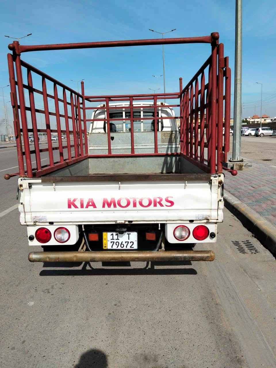 سلام عليكم سياره كيه حمل 2700 موديل 18 رقم بغداد دولي بسمي بكاني كربلاء ما بيه لا ضربه ولا صبغ تخم تاير جديد دوشمه جديده باتري جديد كانتي مال كاز ابو 100 لتر بيه حصه كل بكان تبريد نقص بس غاز فقط محجر جديد بوري سعر 120 بيه مجال حك جيه شراي تصل تدلل ***********
