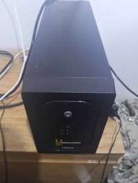 يو بي اس • حجم كبير • يشبه الجديد