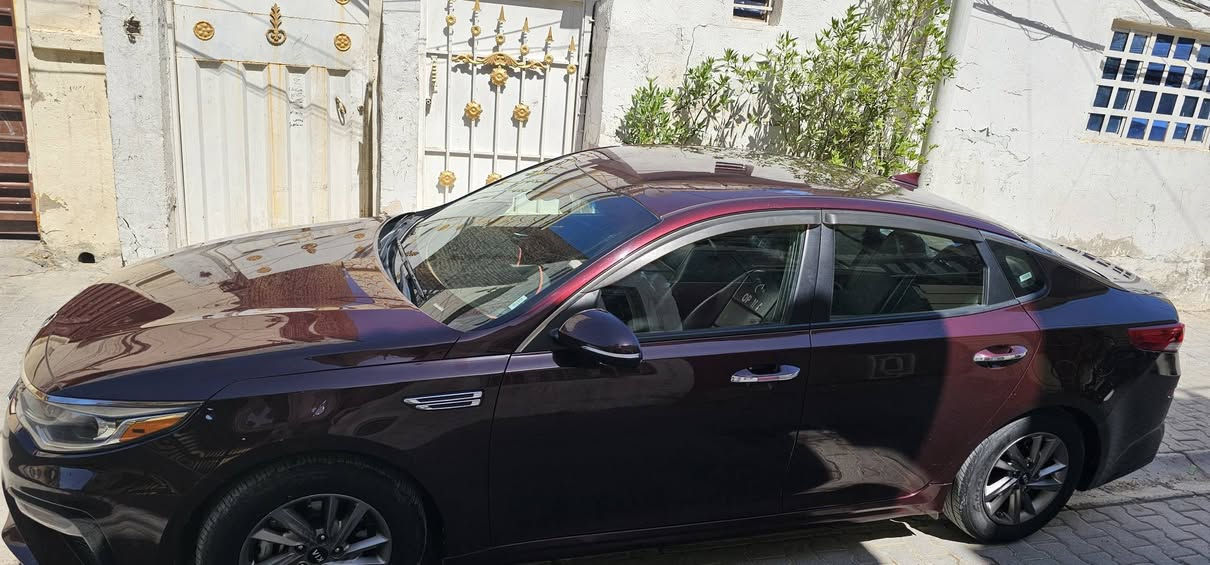 كيا اوبتما موديل ٢٠٢٠ وارد أمريكي محرك ٢٤٠٠gdi ماشيه ٩٠ ألف مايه ظرره دعايه خلفيه وقليل من حوض الصندوق بيه تنقيص دهن قليل والباقي بحاله جيدا بسعر مناسب رقم بغداد انكليزي الجديد بسمي بغداد المنصور شارع البيجيه ***********
