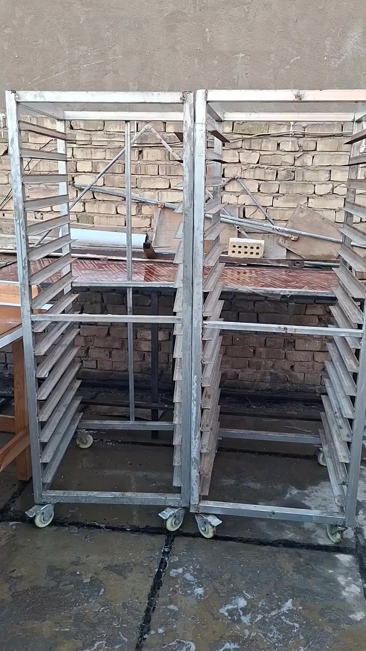 غراض فرن للبيع
عرباين ثنين ٦٠×٨٠ حديد مغلون 
تسكا صمون خشب هو والميزان 
تسكا حديد معجنات 
عارضه صواني طول مترتين 
ميز دخل 
رقم:*********** اتصال فقط فقط  المو شراي لا يتصل 
العنوان _بغداد
