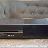 XBOX ONE النوع  : Fat  نظافة :  100%   وياة 3 جوستكات   2 شغالات   /  ...