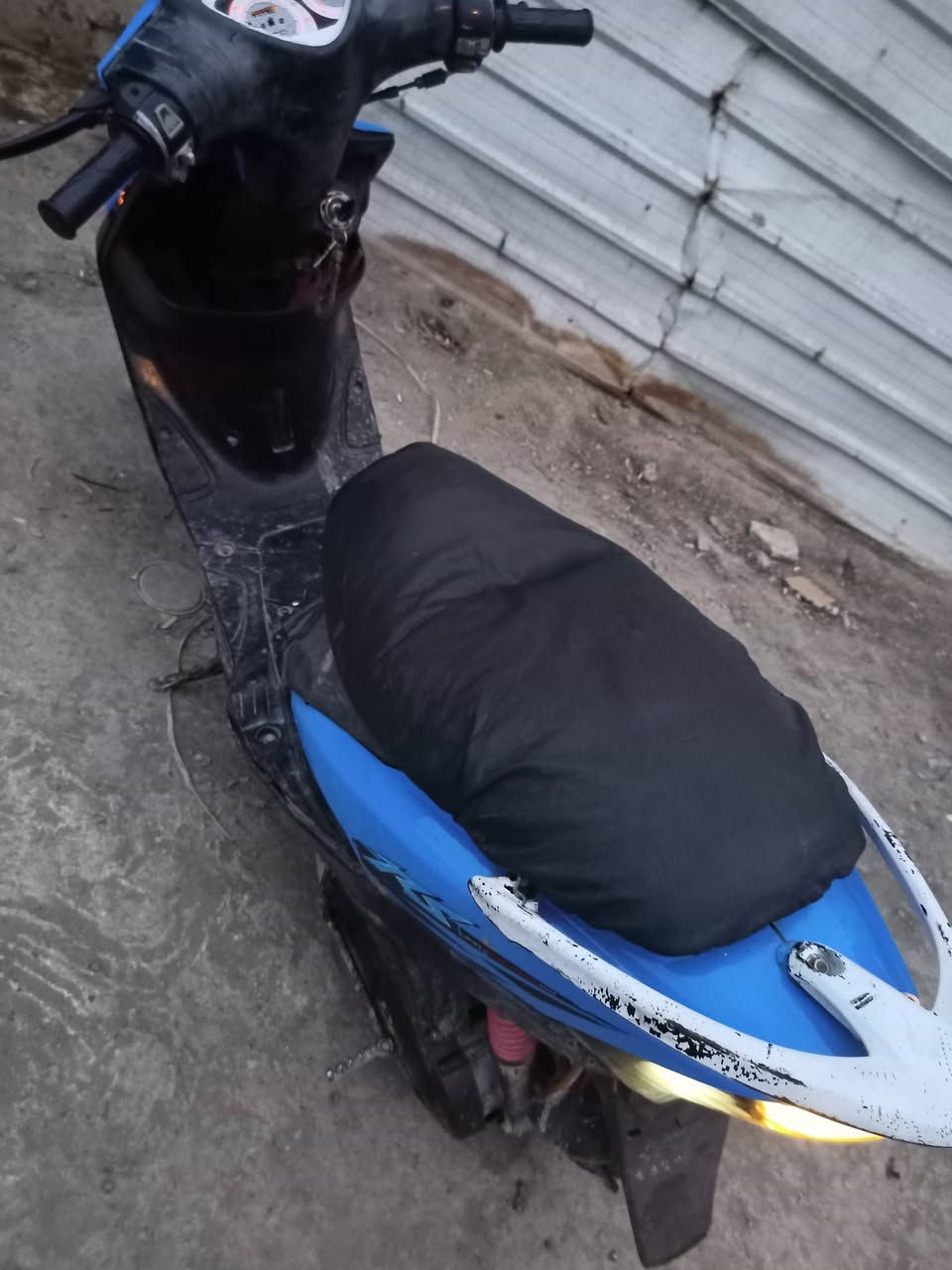 السلام عليكم اخوان دراجه للبيع دراجه مقفوله كفاله عامه بس كفرات تجاري سعر 450 وبيها مجال كلش قليل تواصل على هذا الرقم موجود واتساب ***********
