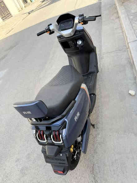 السلام عليكم دراجه شحن للبيع
كامله الدراجه مابيه نقص وياهه خوذه بلاديه

6بطاريات 

كبار مسطره 4سرع جديده مصالهه هواي عندي 

سعر 700الف

رقمي ***********

عنواني بغداد حي العامل
