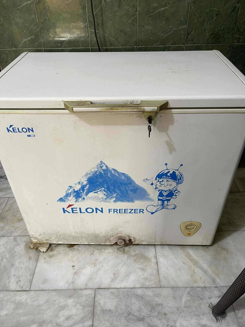 السلام عليكم
ثلاجة ومجمدة للبيع شغالات مال بيت ونظيفات للبيع للاستفسار الاتصال على الرقم ***********
