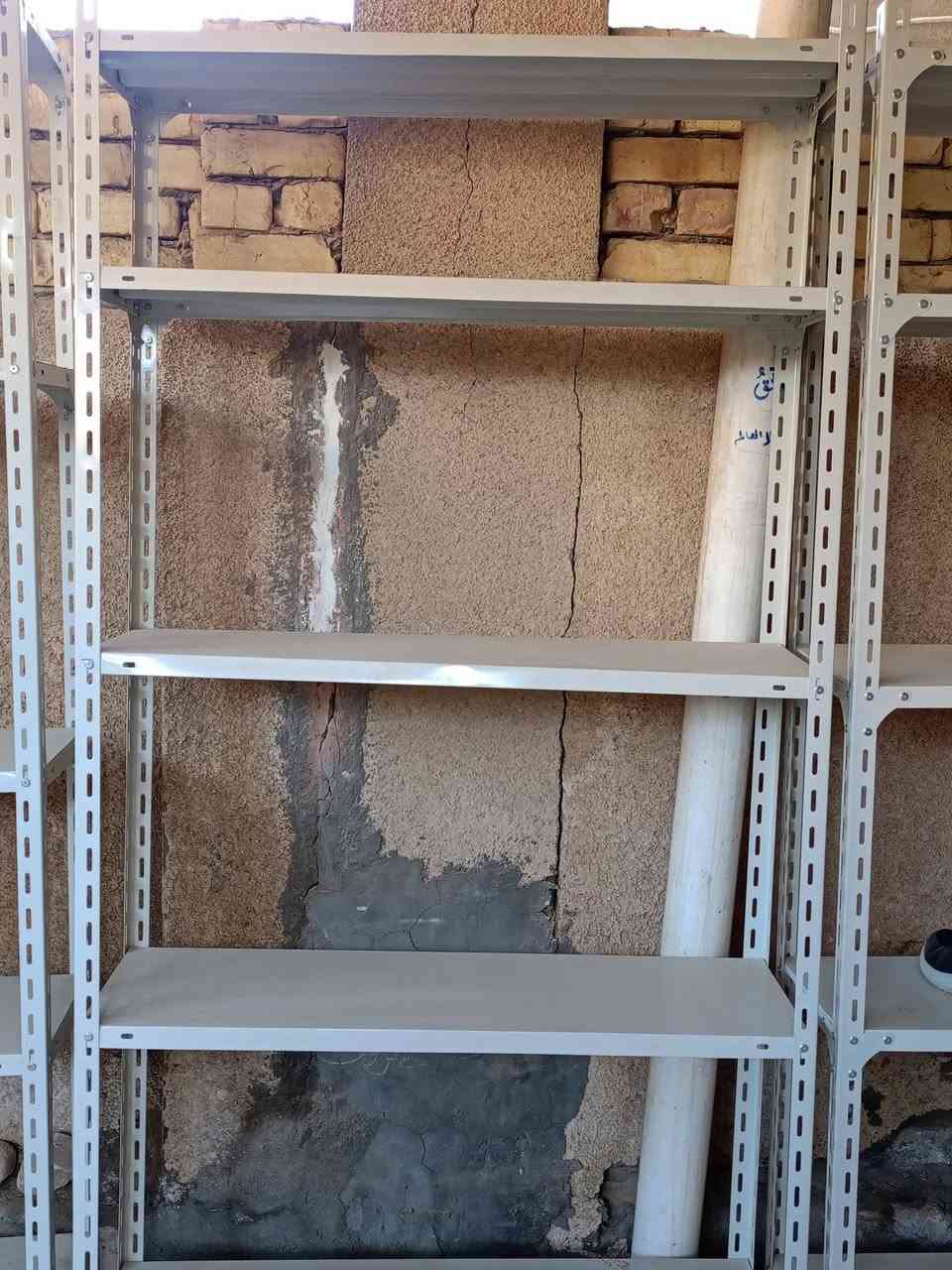 عارضات ((رفوف)) حديد خمس خانات تتحمل اثقال كبيرة 🔥
تصلح ان تكون : 
① عارضة مطبخ 
② تصلح ان تكون مكتبة 
③ تصلح ان تكون رفوف للمحلات
④ تصلح ان تكون جزامة كبيرة

🔻  المواصفات : 
① الارتفاع 2 متر 
② العرض 1 متر
③ العمق 30 سم

📞 | للحجز الأتصال على الرقم : ***********  علماً انه يوحد خدمة واتس اب في الرقم. 

السعر : 55  الف دينار فقط، علما انه يوجد خدمة توصيل مجاني داخل قضاء الرفاعي فقط
